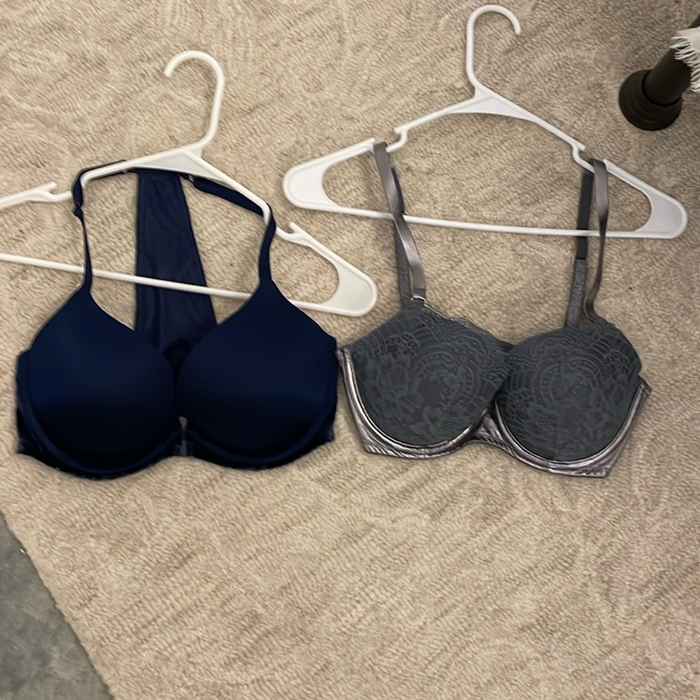 Set (2) of Women’s (32DD) Victoria Secret Bras
